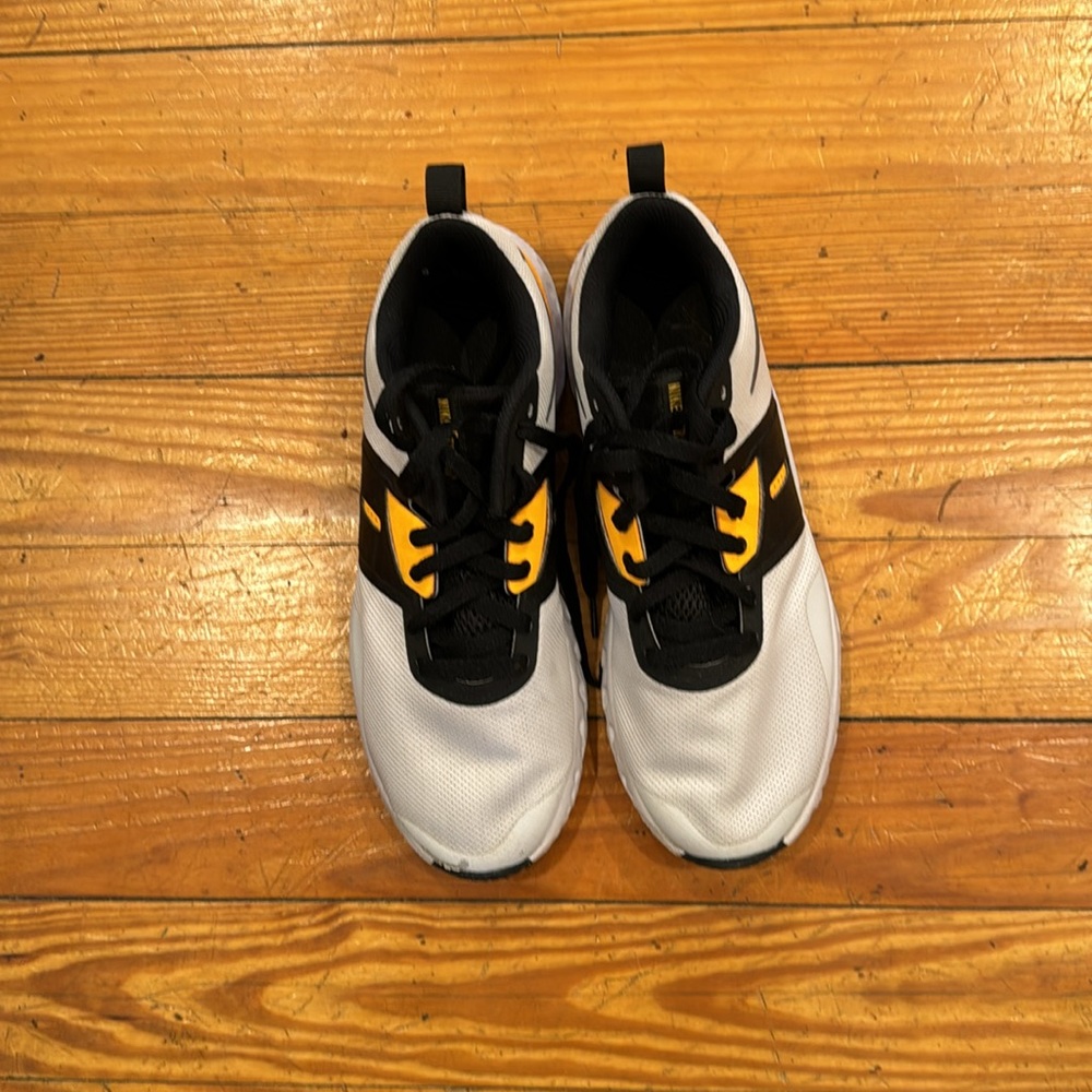 Mens Nike training sneakers renew, size 9.5 - Picture 2 of 4